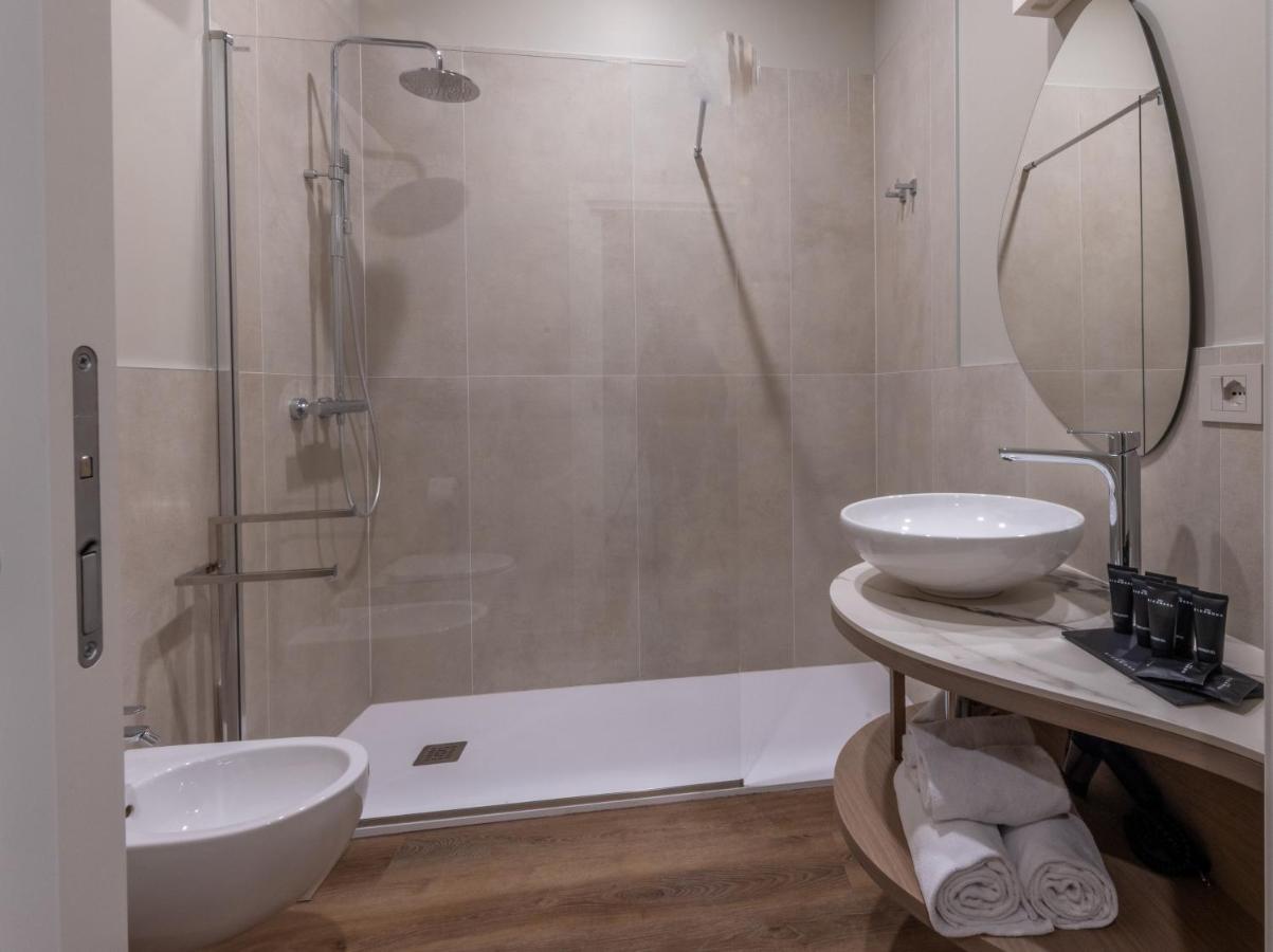 Hi Room Trient Exterior foto