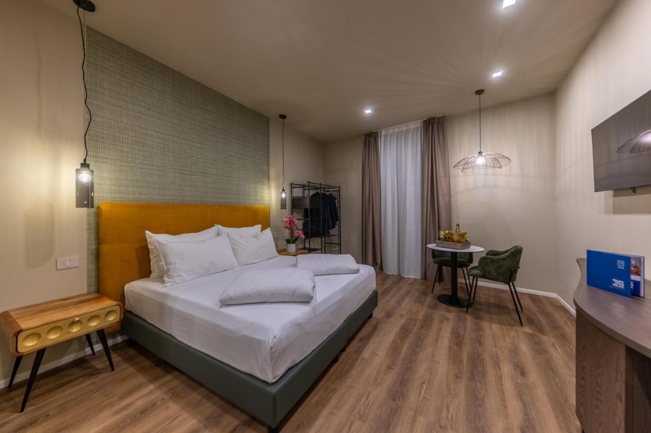 Hi Room Trient Exterior foto